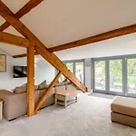 Cragdale Penthouse *