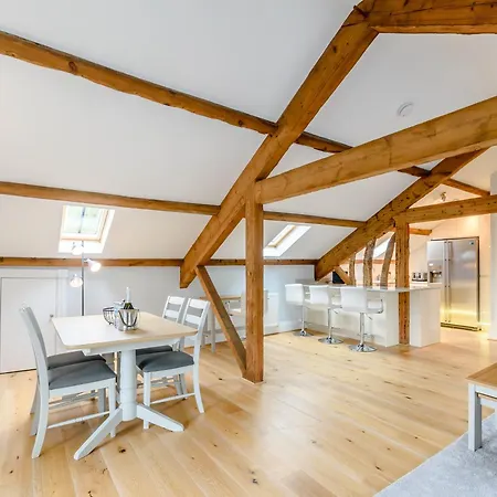 Cragdale Penthouse *