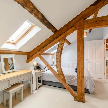 Cragdale Penthouse Settle
